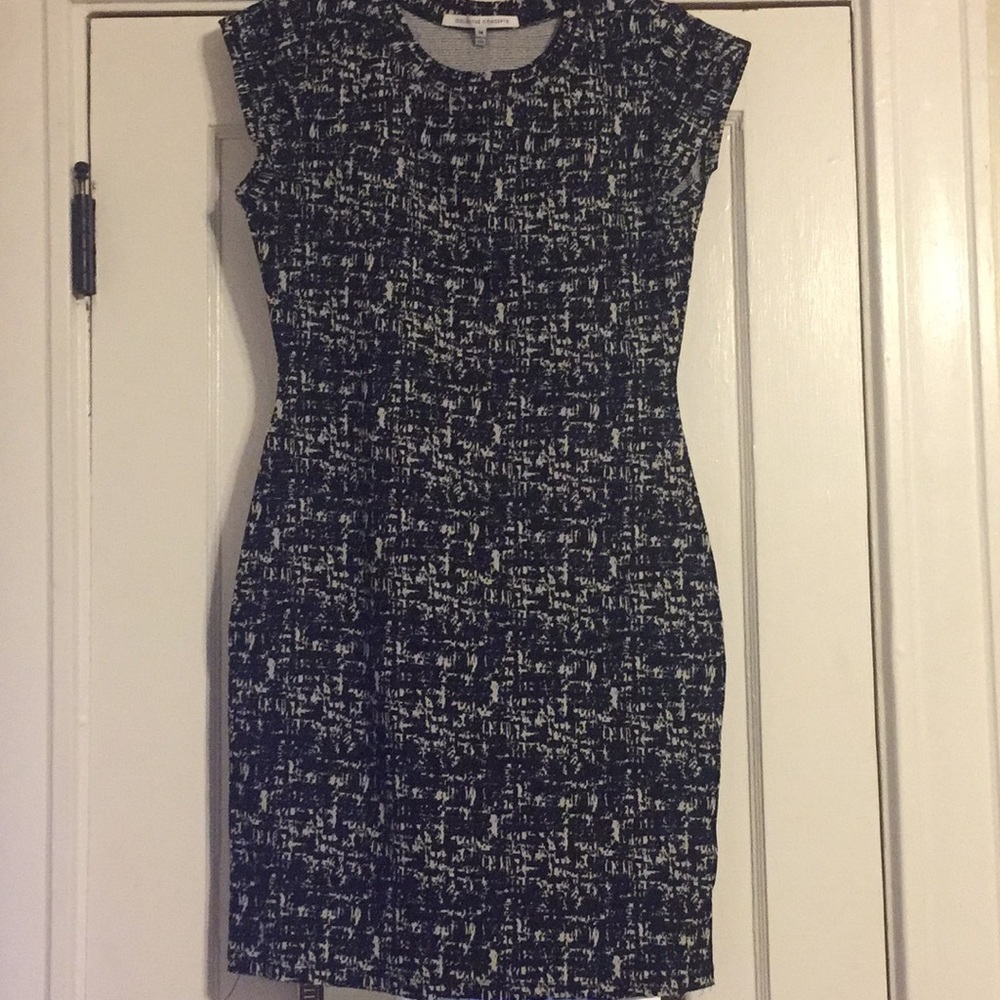 Cap Sleeved shimmery pattern dress